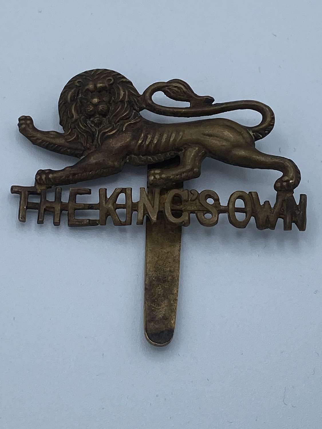 WW2 The Kings Own Slider Cap Badge