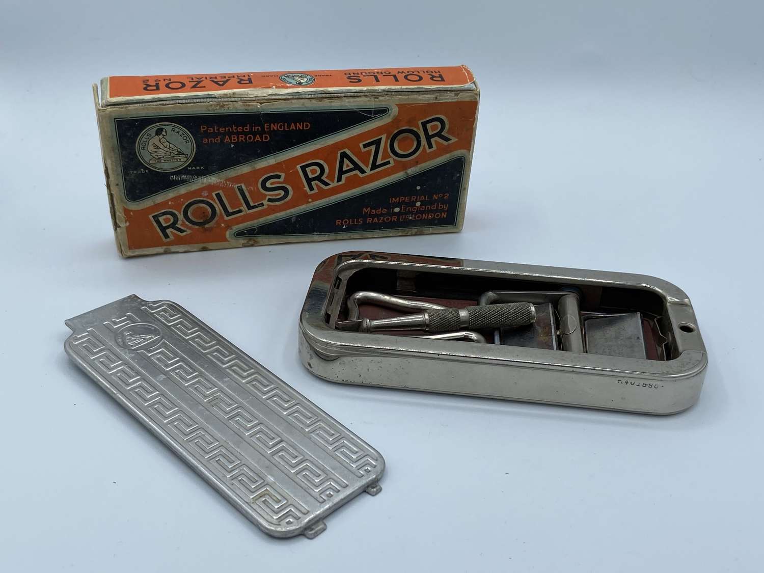 Vintage WW2  Rolls Razor Boxed And Complete In Great Condition