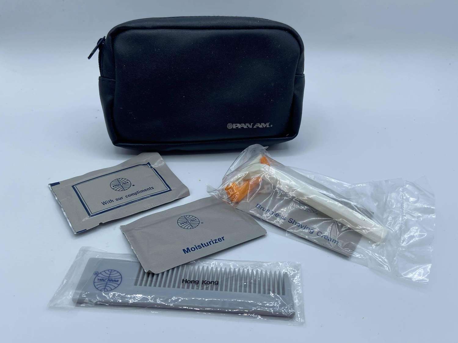 Vintage 1970s Pan Am Mans Smart Vanity Shaving Kit