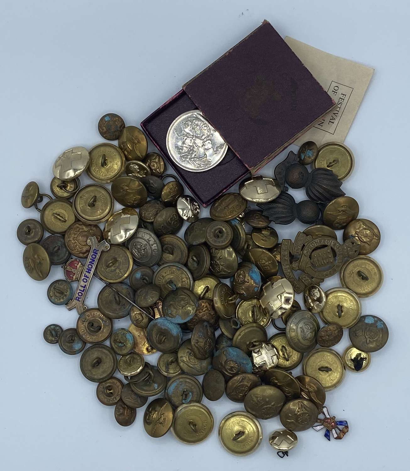 Joblot Of WW1 WW2 British Army Buttons And Badges Silver Etc