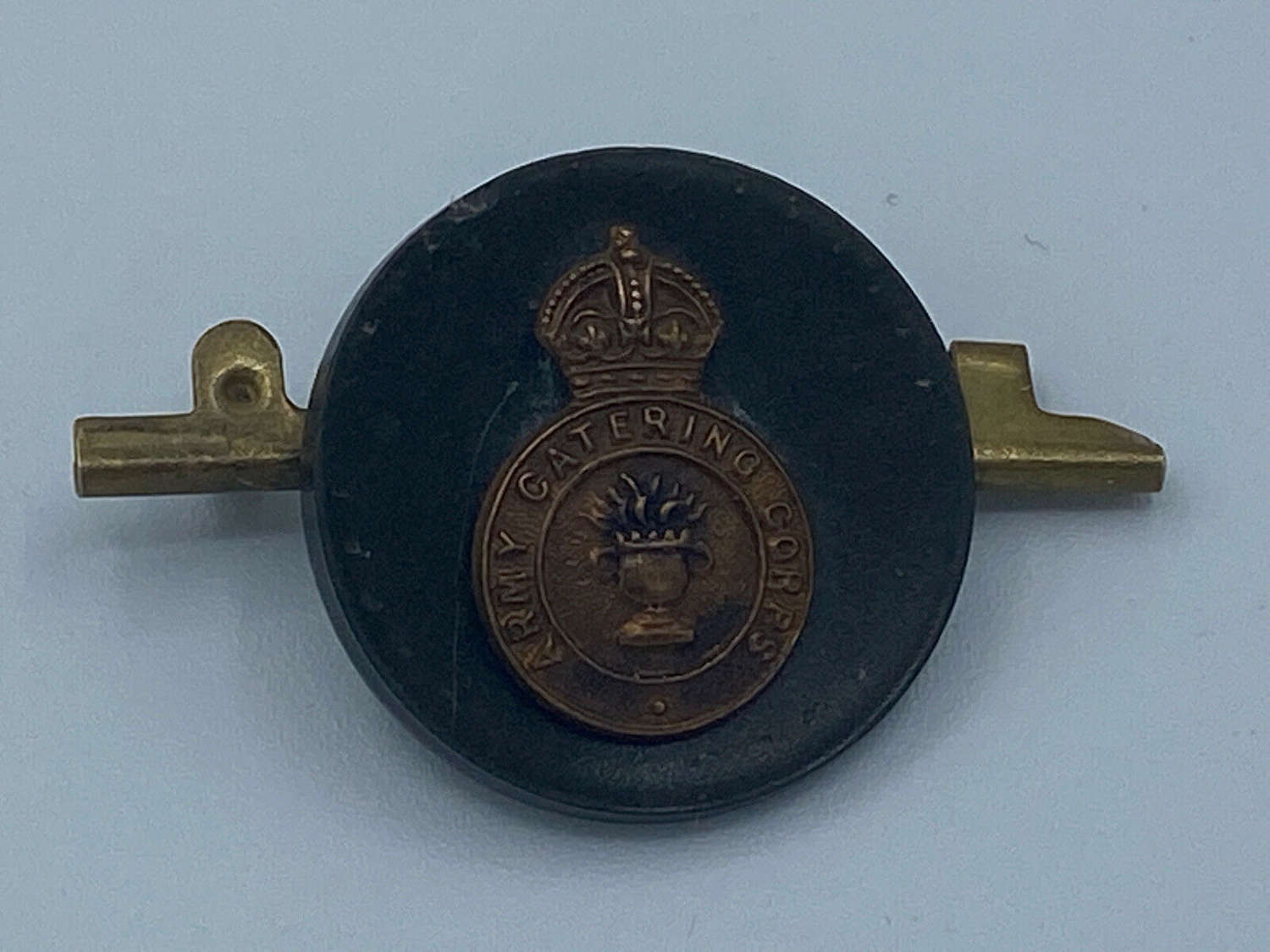 WW2 British Army Catering Corps Medal Bar Bakelite Badge