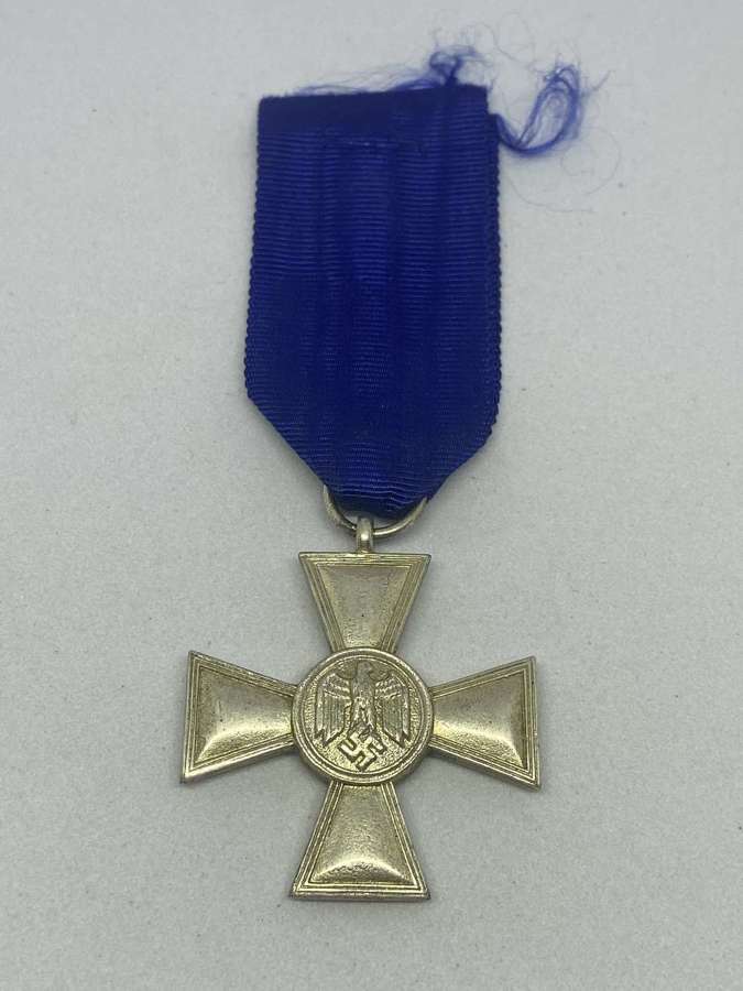 WW2 German Wehrmacht 18 Year Long Service Silver Cross Medal