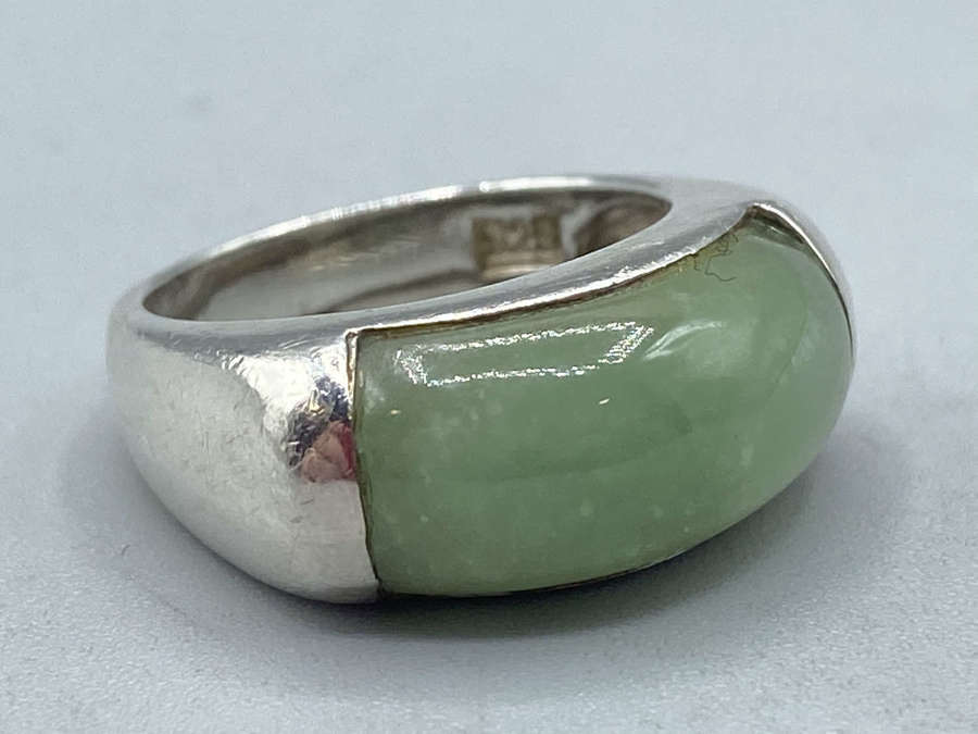 Beautiful Antique Silver 925 & Green Jade Unisex Ring 4.94 Grams