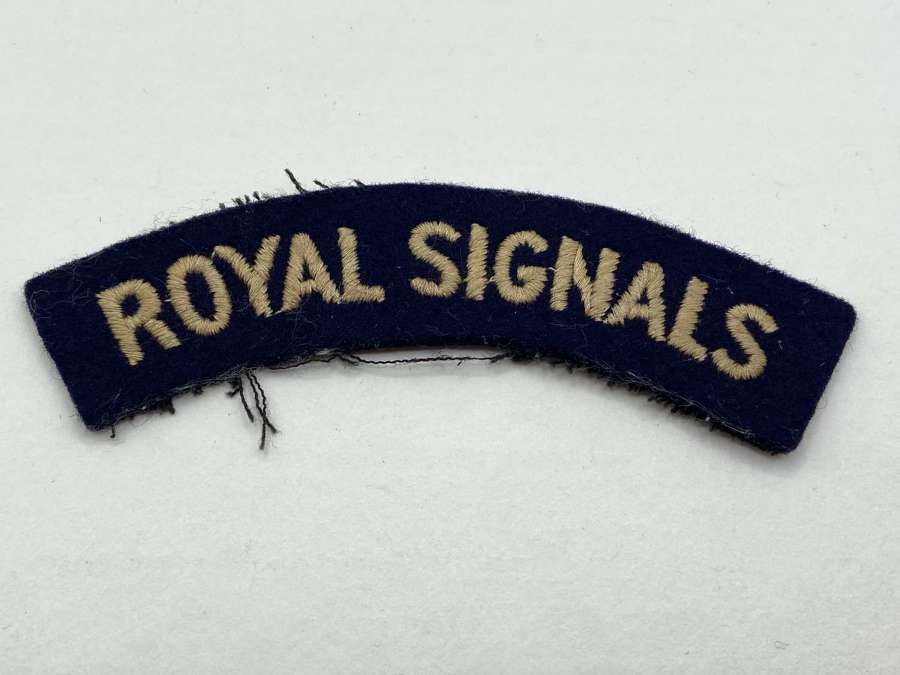 WW2 British Royal Signals Cloth Embroidered Battledress Shoulder Title