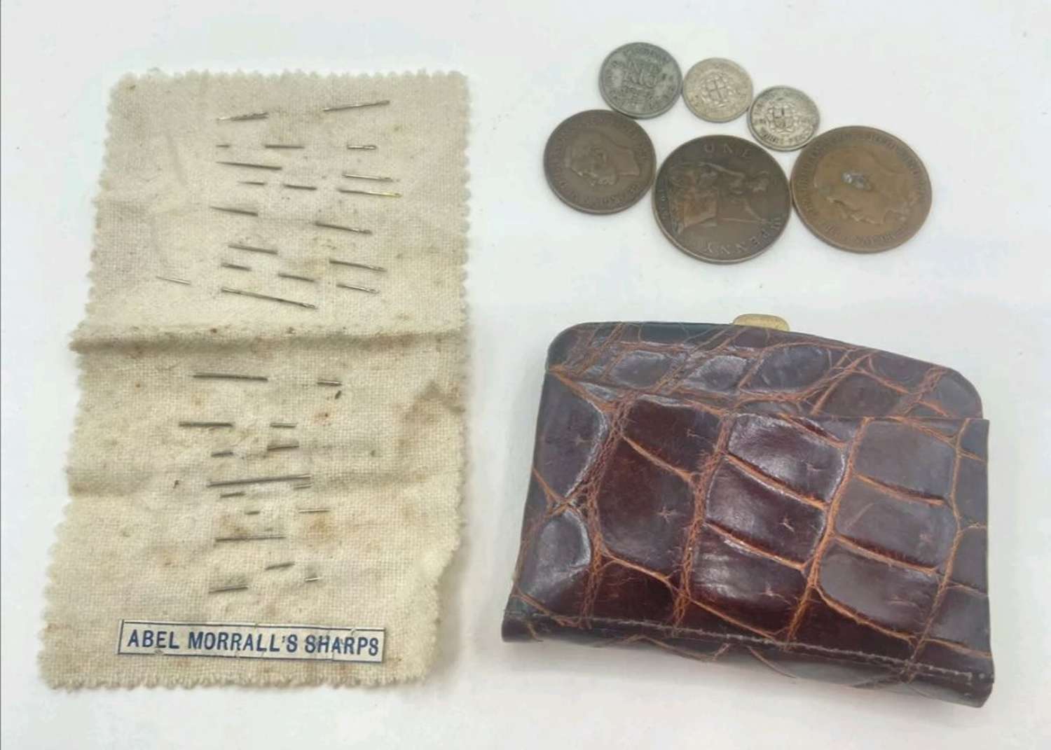 WW2 British Ladies Crocodile Leather Purse, Coins & Sewing Pins