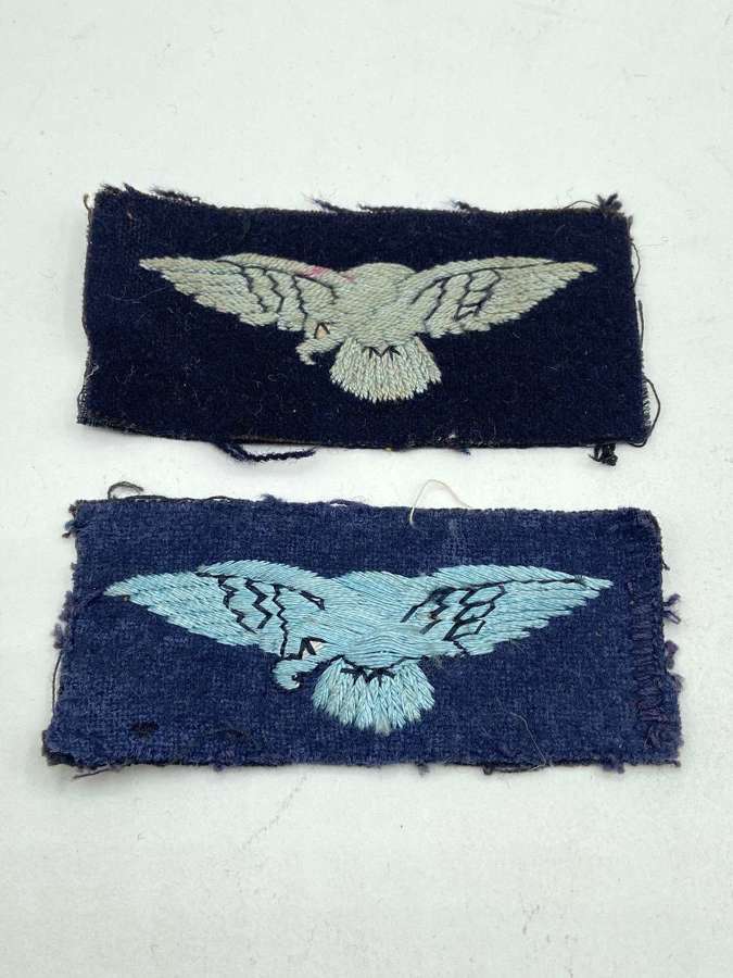 WW2 British RAF Eagle Cloth Shoulder Titles Black & Navy Blue wool