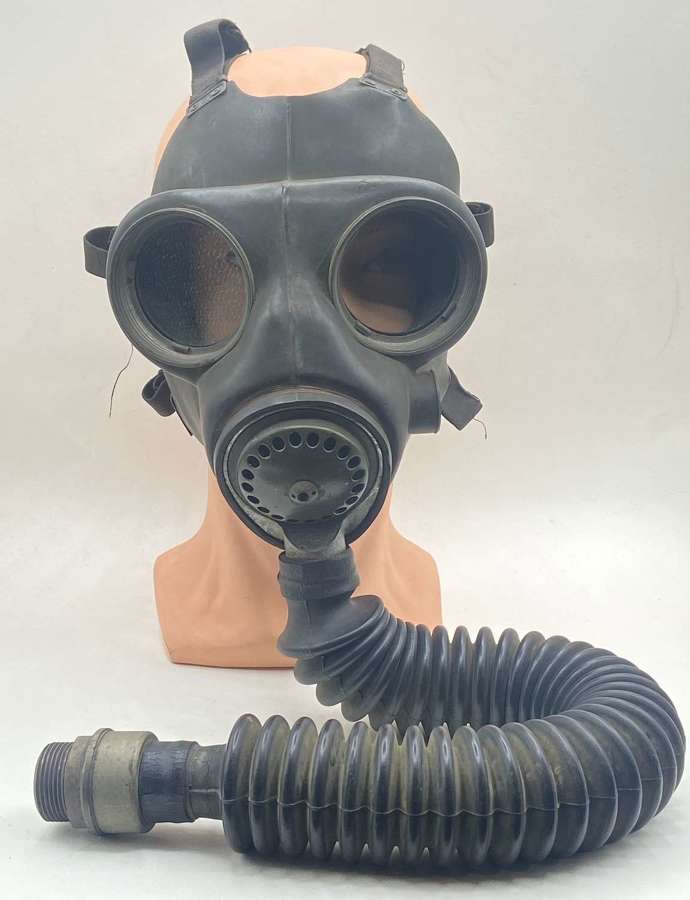 Post WW2 British Army Respirator Mask 1955 Dated Neptune Works Ltd