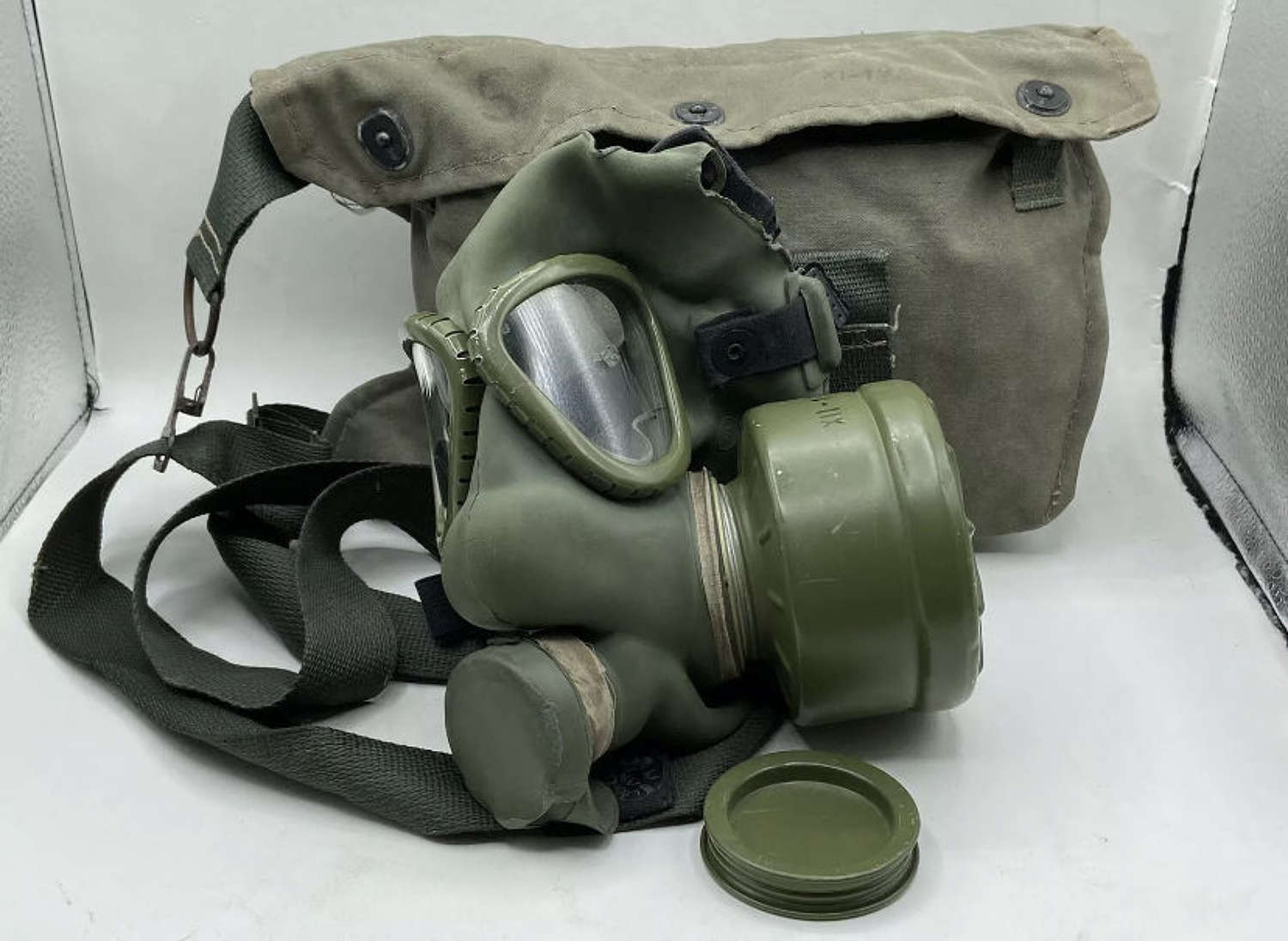 Rare Gulf War Iraqi Army Respirator, Filter & Respirator Bag All 1984