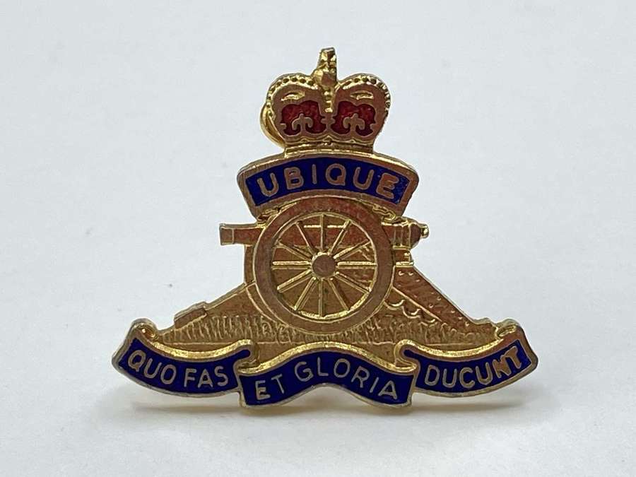 Post WW2 British Army Royal Artillery Queen Elizabeth Crowned Badge