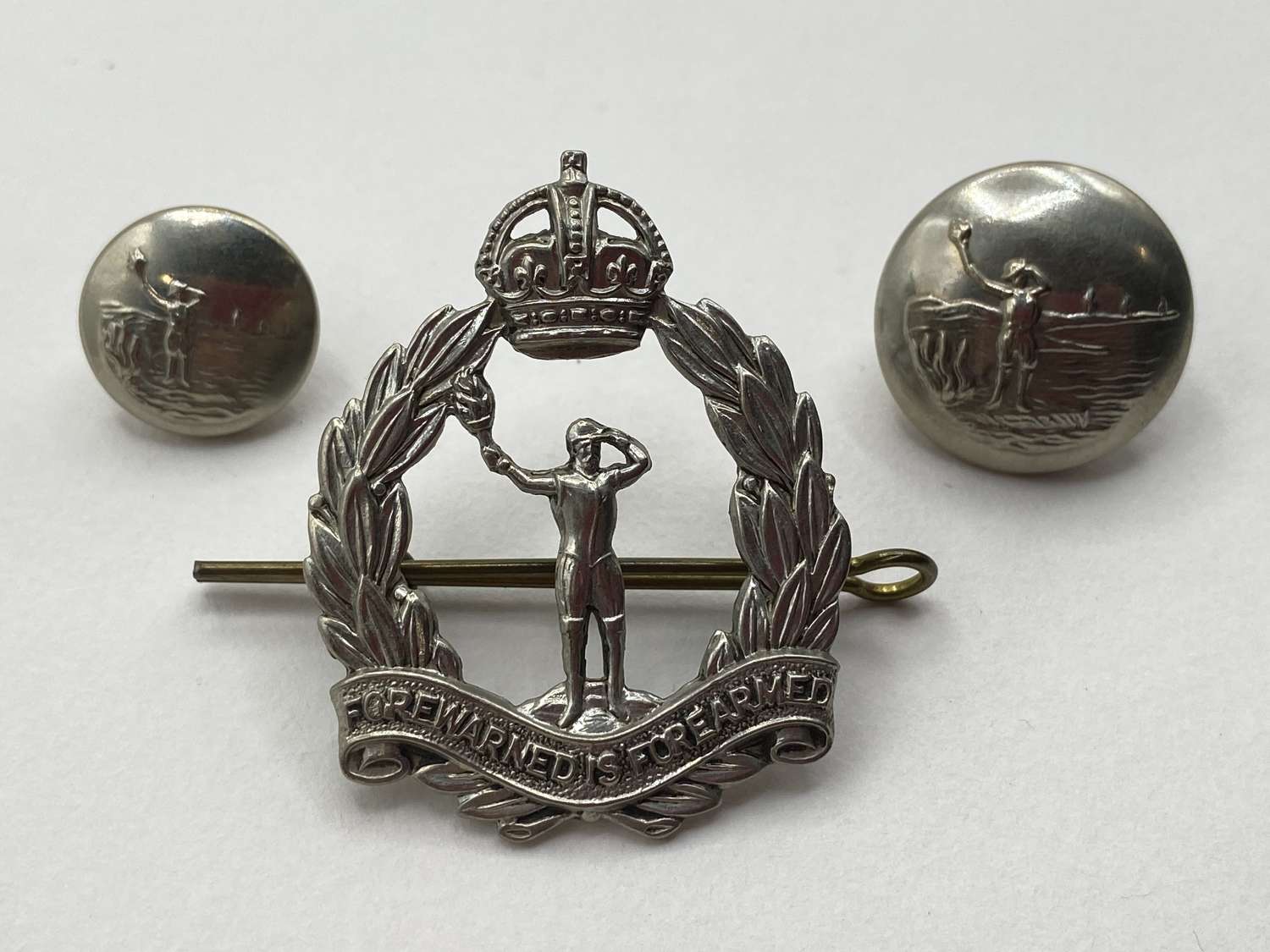 WW2 British ROC Royal Observer Corps Cap Badge & Tunic Buttons