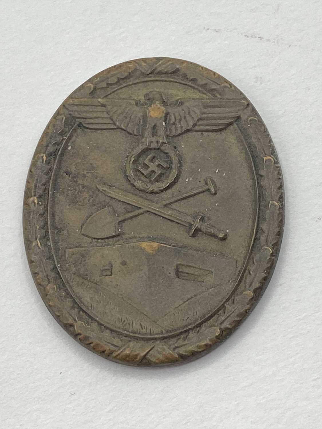 WW2 German Modified West Wall Medal Deutsches Schutzwall-Ehrenzeichen