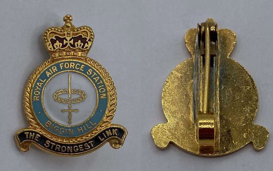 Post WW2 RAF Royal Air Force Station Biggin Hill Strongest Link Badge