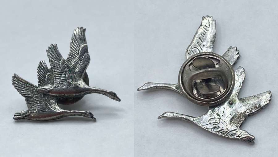 Vintage Antique A.R Brown Pewter Hand Signed Flying Swans Badge Brooch