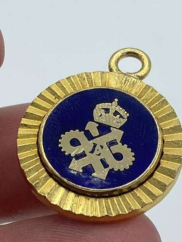 The Queens Award for Export and Technology Gold Plate & Enamel Medal