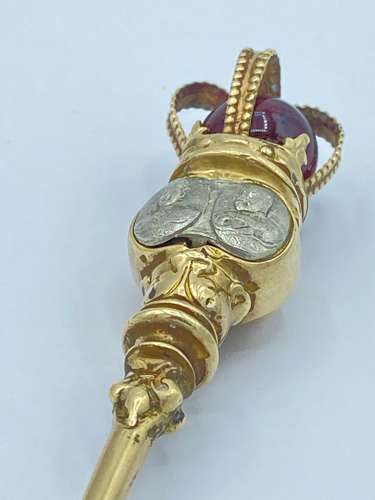 Antique Gold Plated 1911 Coronation Mace Crown Style Button Hook