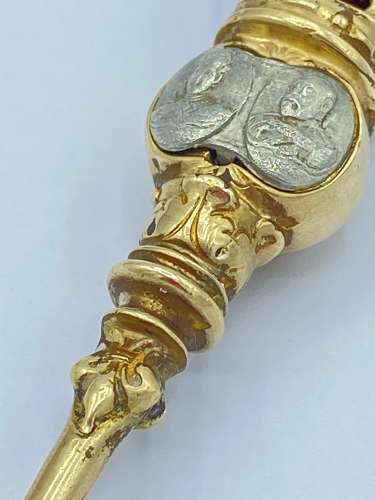 Antique Gold Plated 1911 Coronation Mace Crown Style Button Hook