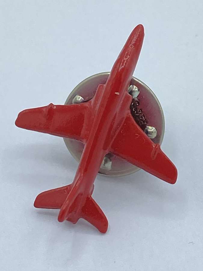 Vintage Clivedon Collection Royal Air Force Red Arrow Pin Badge