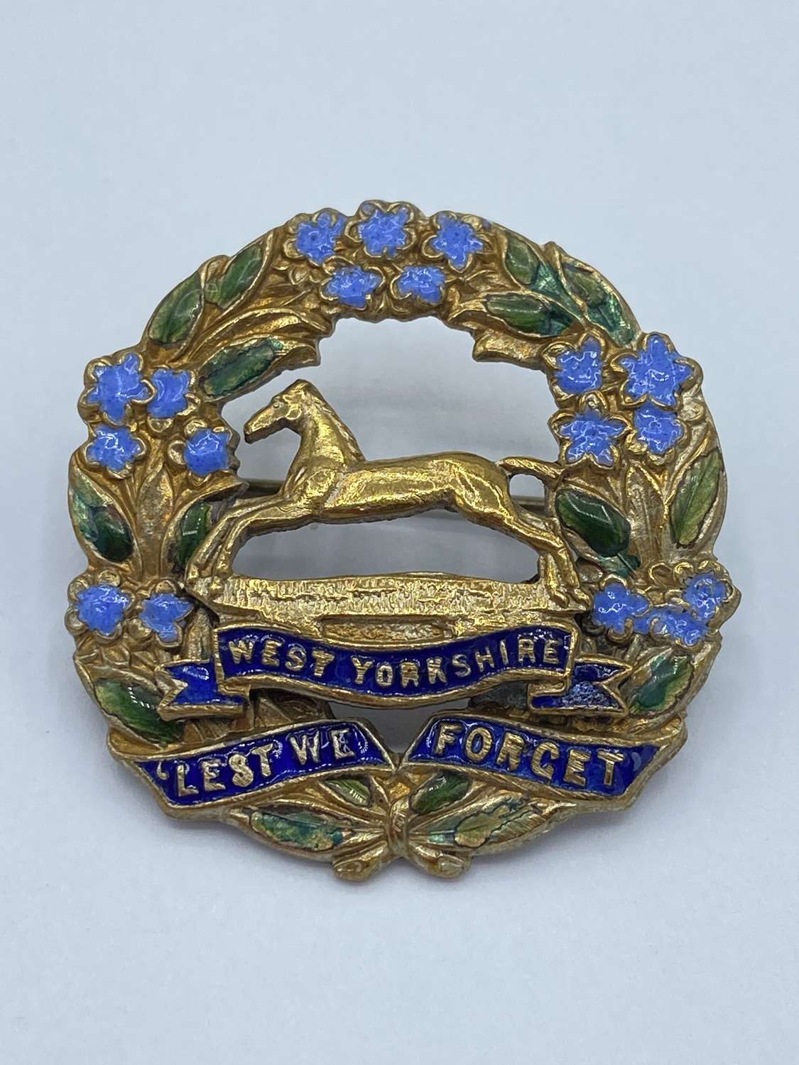 WW1 Lest We Forget West Yorkshire Mourning Sweetheart Enamel Badge