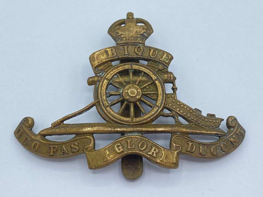 WW2 British Army Royal Artillery Slider Cap Badge Unusual Backing