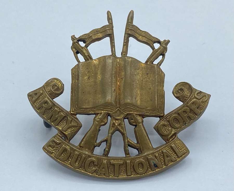 WW2 British Army Educational Corps Brass Cap Badge