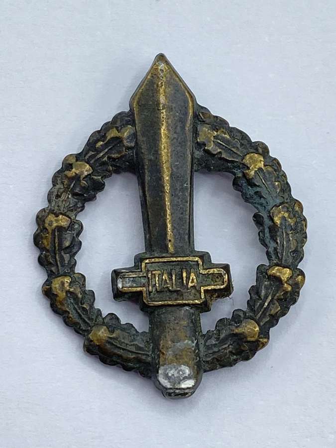 WW2 Italian Fascists PNF Singular Collar Badge Insignia