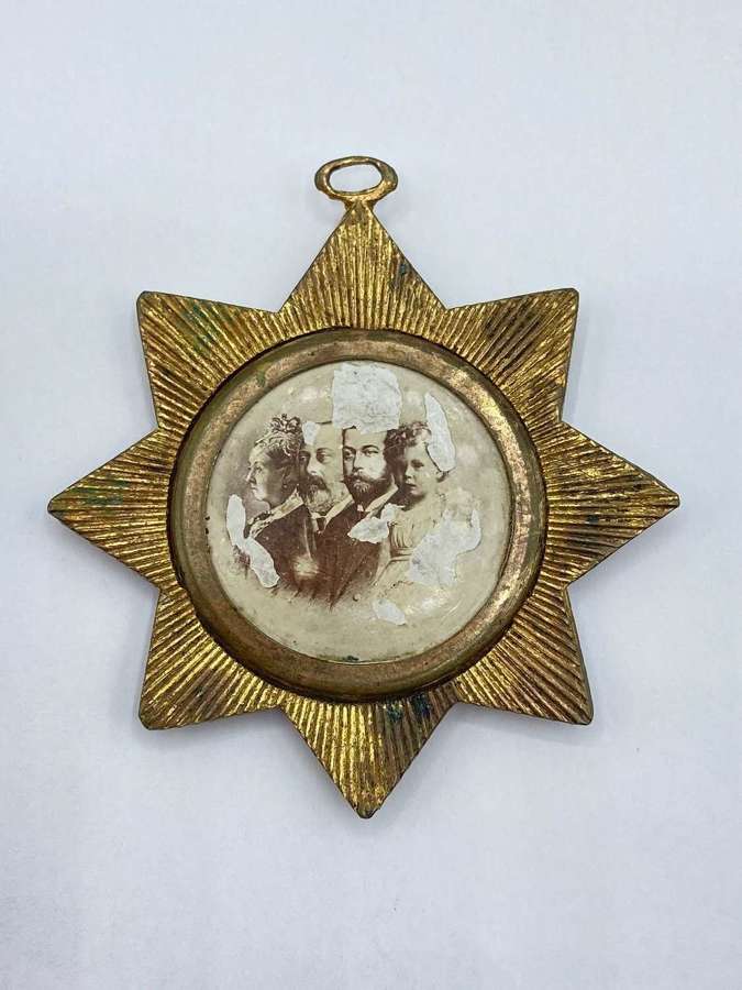 Beautiful Antique 1837 To 1897 Queen Victoria Diamond Jubilee Medal