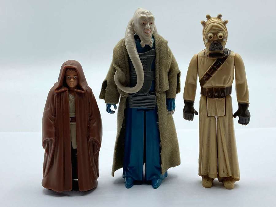Vintage Star Wars Lucasfilm Kenner Hasbro Action Figures x3