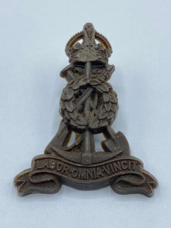 WW2 British Economy Plastic Labour Pioneer Corps Cap Badge