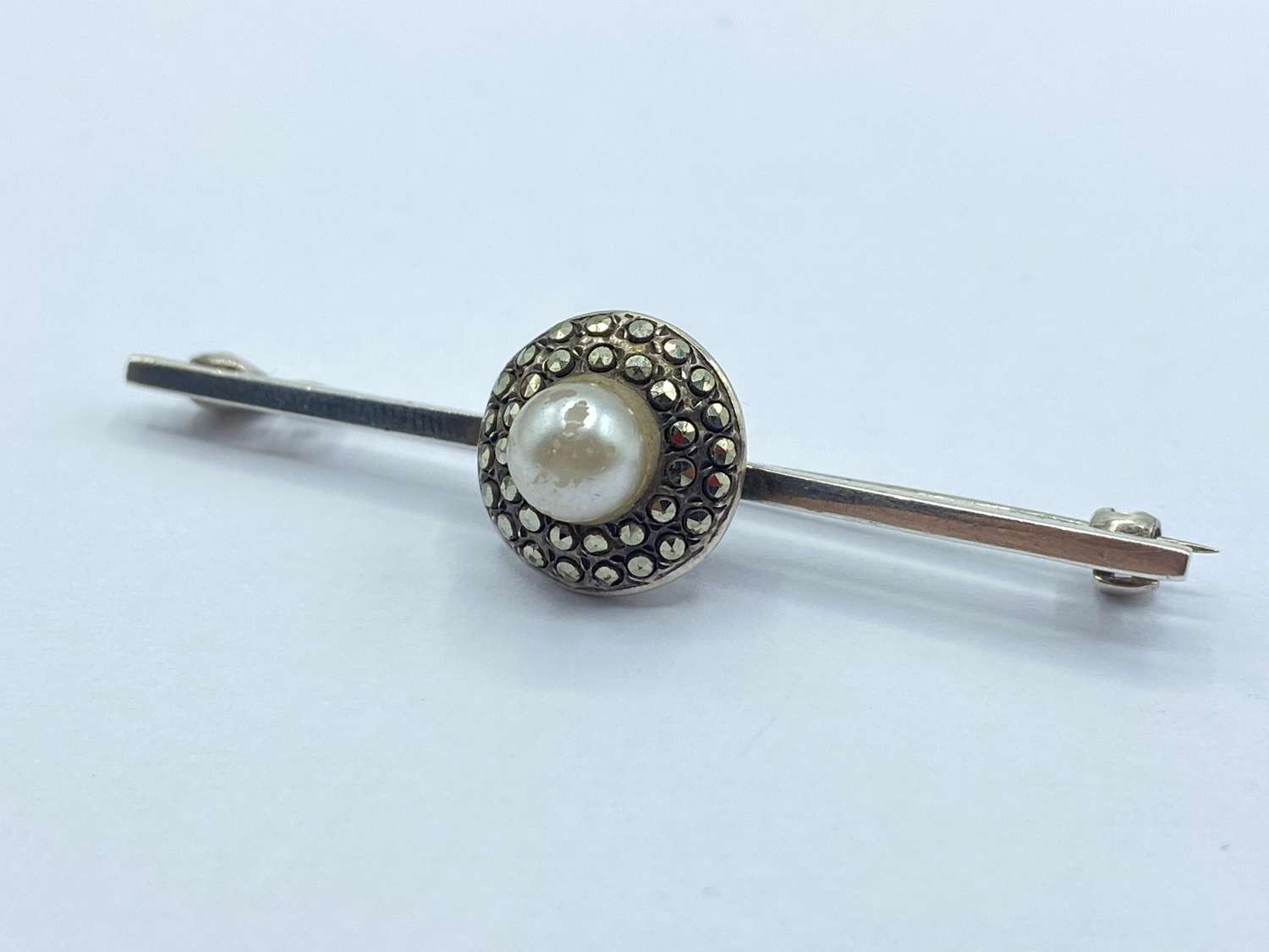 Beautiful Antique 1920s Sterling Silver, Marcasite & Faux Pearl Brooch