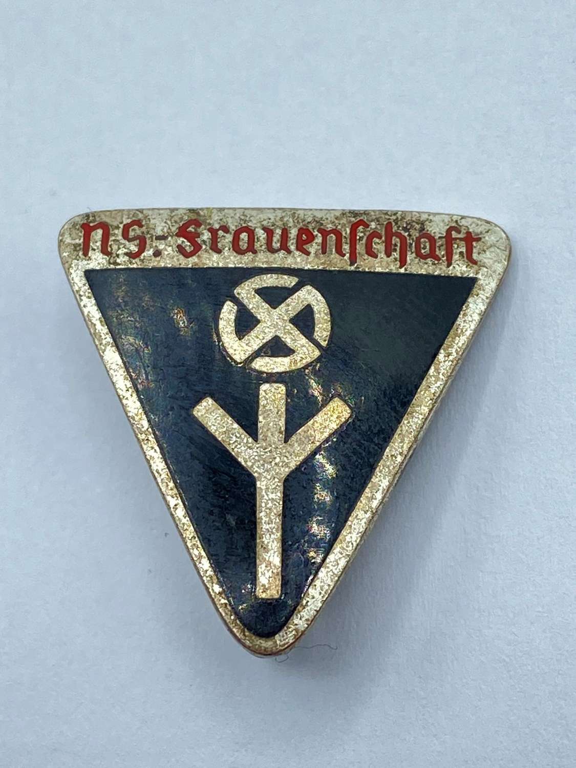 WW2 German Deutsches Frauenschaft Women's Membership Badge