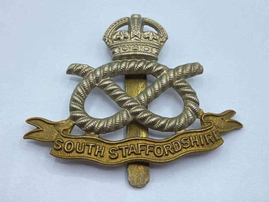 WW2 Period British South Staffordshire Regiment Slider Cap Badge