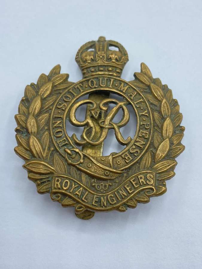WW2 British Army Royal Engineers George VI Cypher Slider Cap Badge