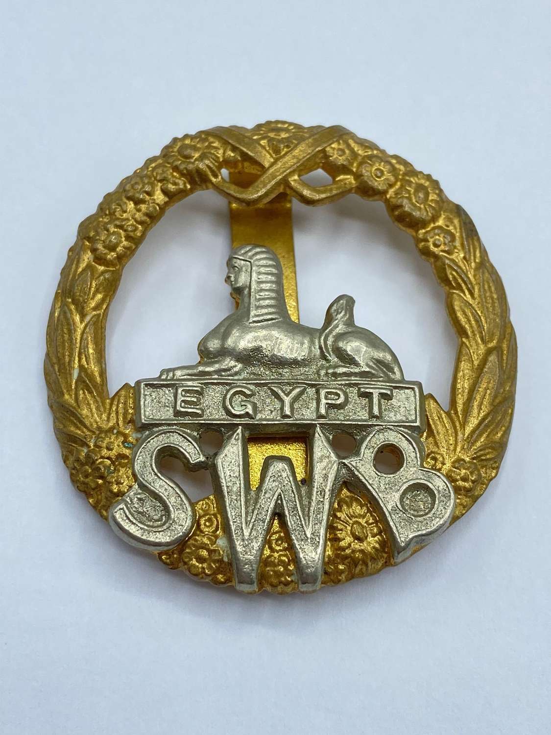 WW2 Period The South Wales Borderers SWB Slider Cap Badge