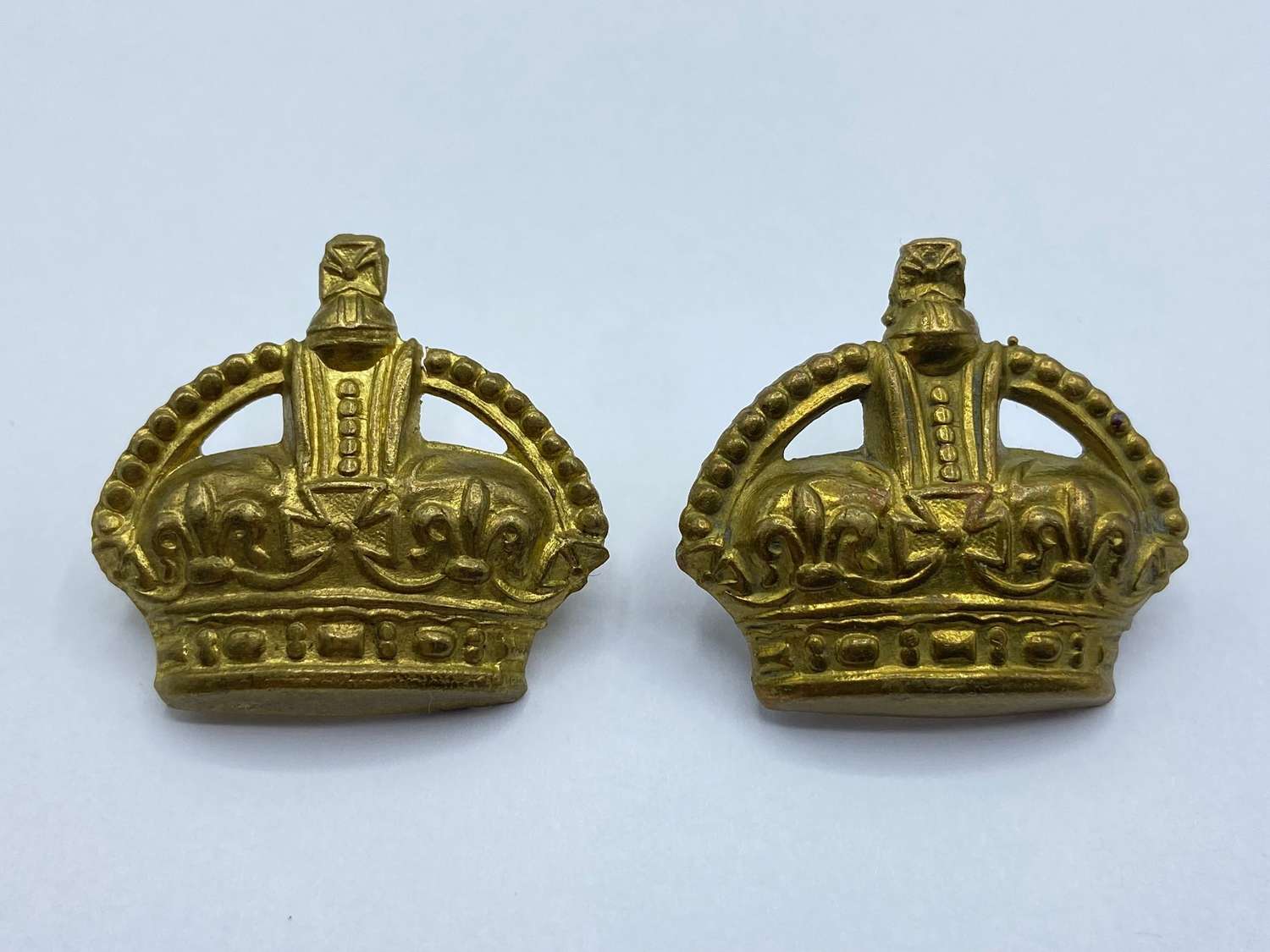 WW2 Pair of Company Sergeant Major / Colour Sergeant Brass Rank Crowns