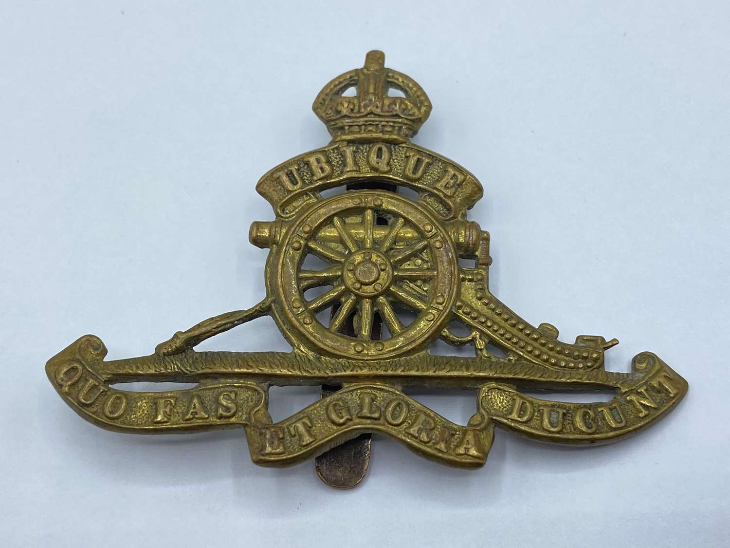 WW2 British Army Royal Artillery Slider Cap Badge