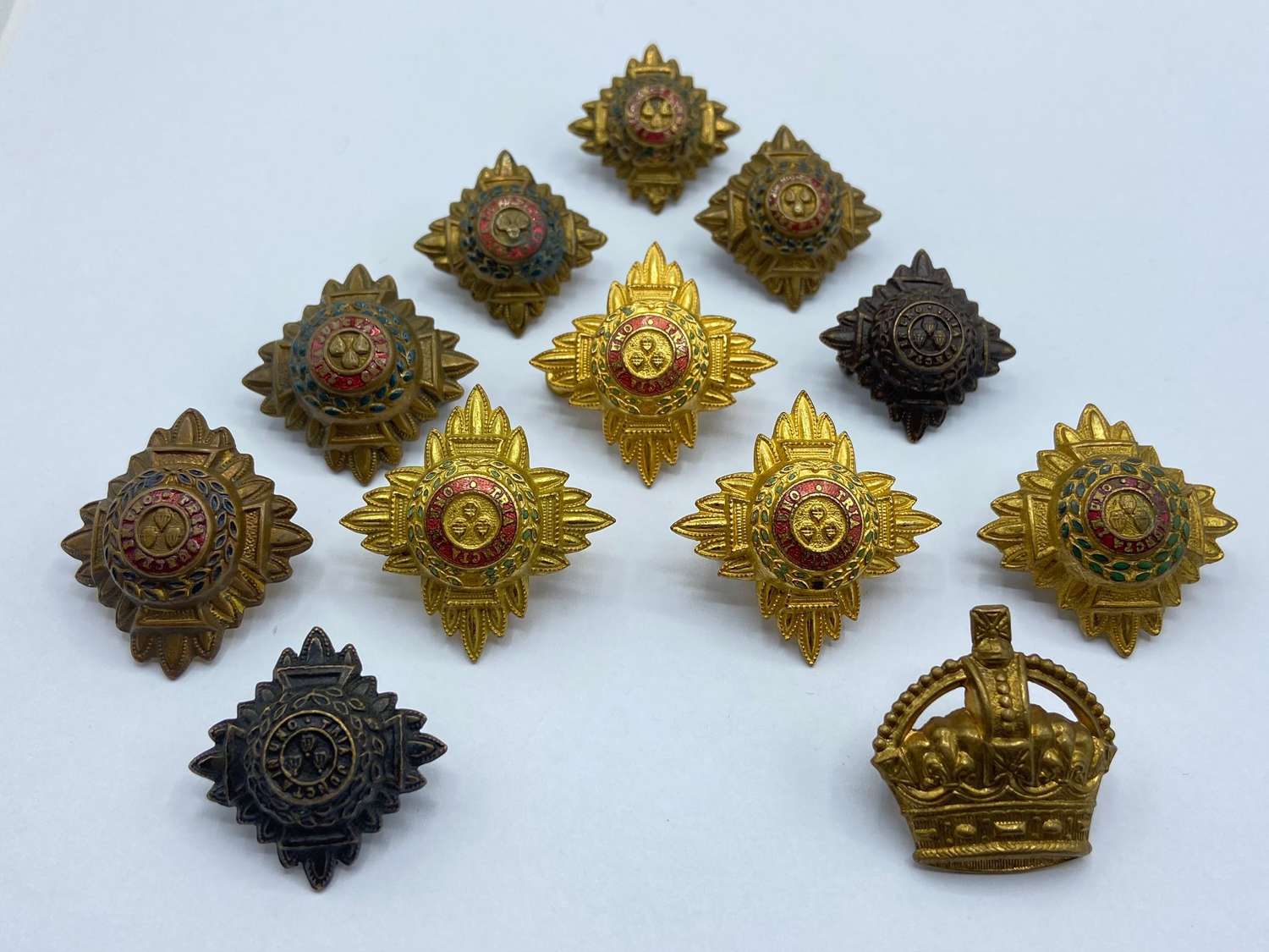 Selection Of Different Sizes WW2 British Army Officers Insignia Pips