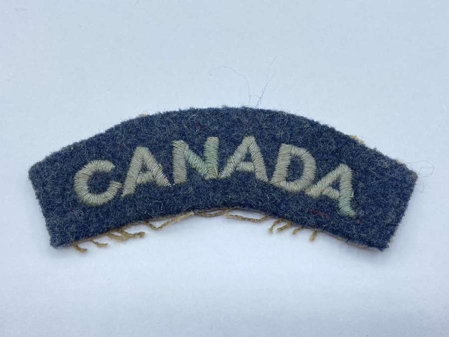 Larger WW2 RAF Canada Nationality Embroidered Shoulder Title