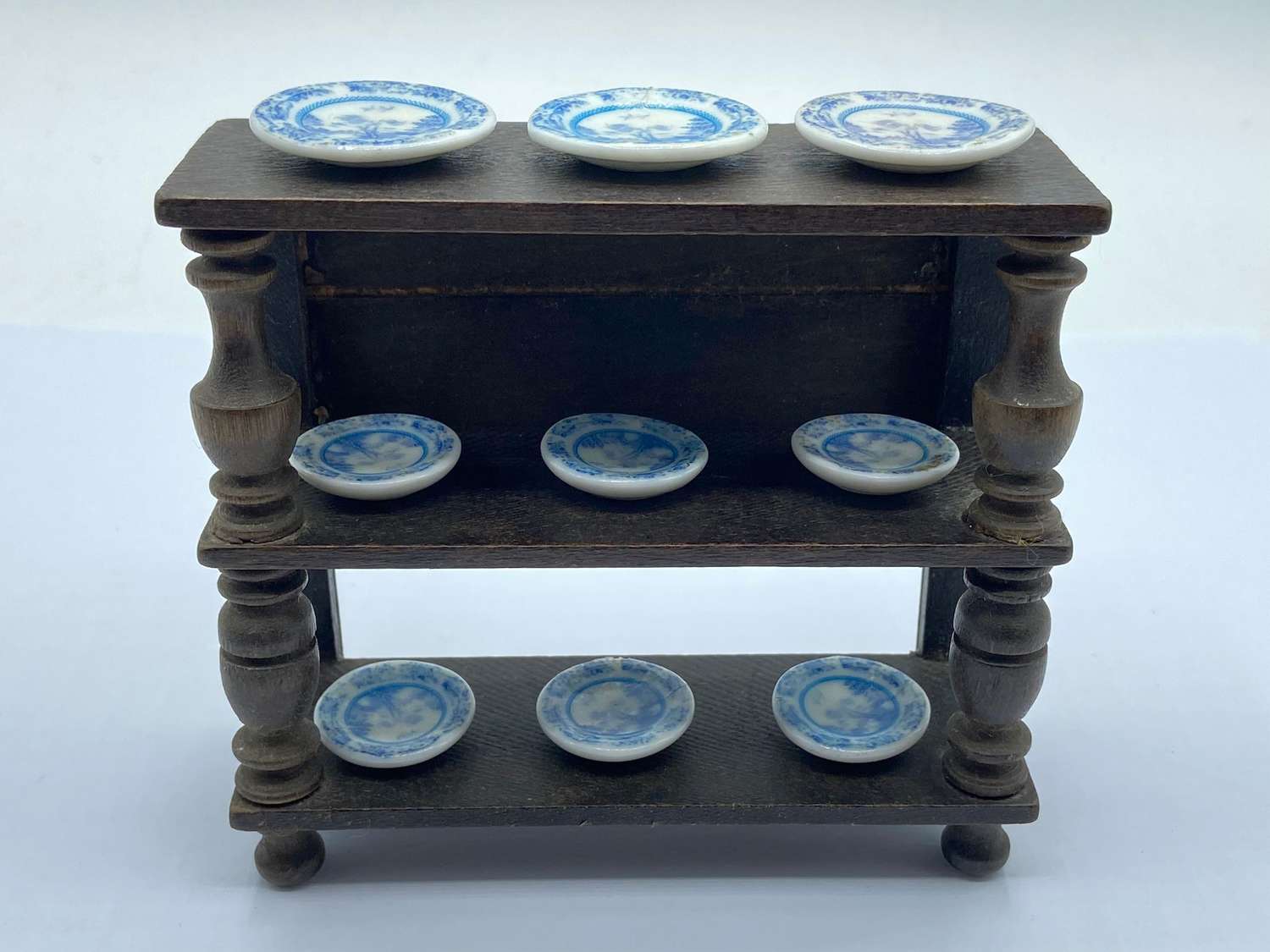 Antique Dolls House Kitchen Cabinet With 9 Blue & White Ceramic Plates