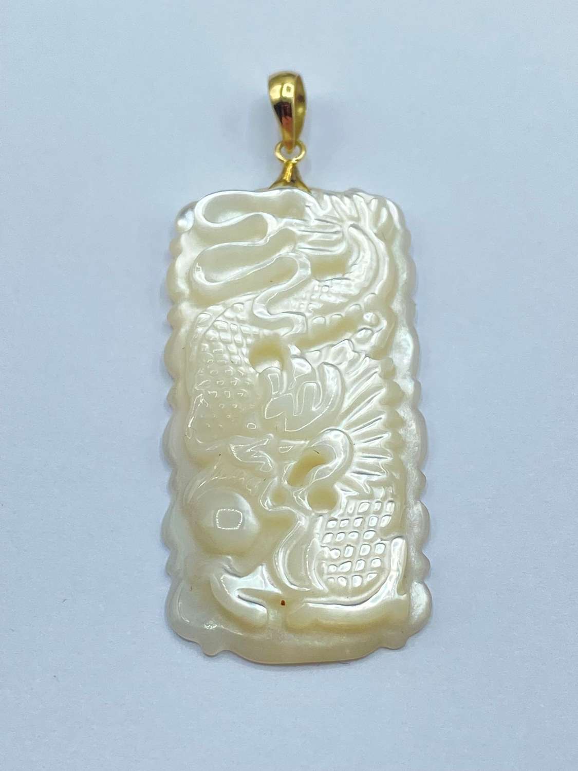 Vintage Chinese Carved Dragon Mother Of Pear & 14k Gold Pendant