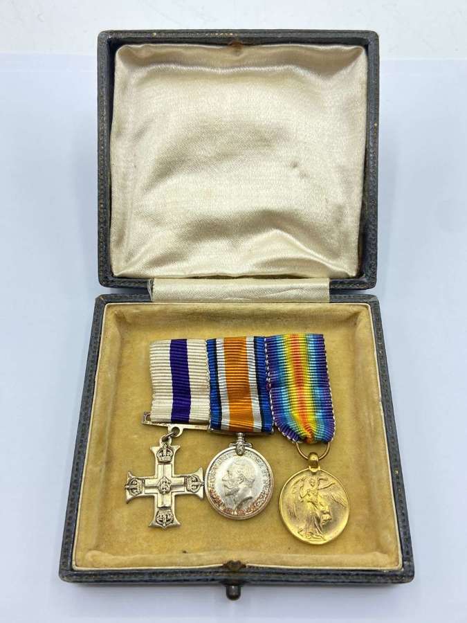WW1 Miniature Medals Inc Military Cross, Victory, War Medal & Box