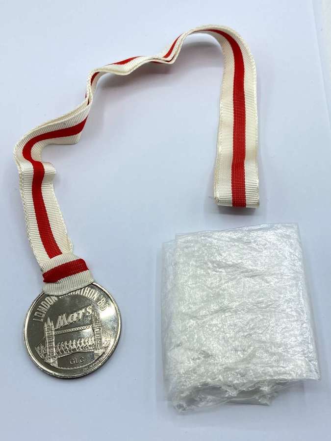 Vintage Mars London Marathon 1985 Finishers Medal with Ribbon & Bag