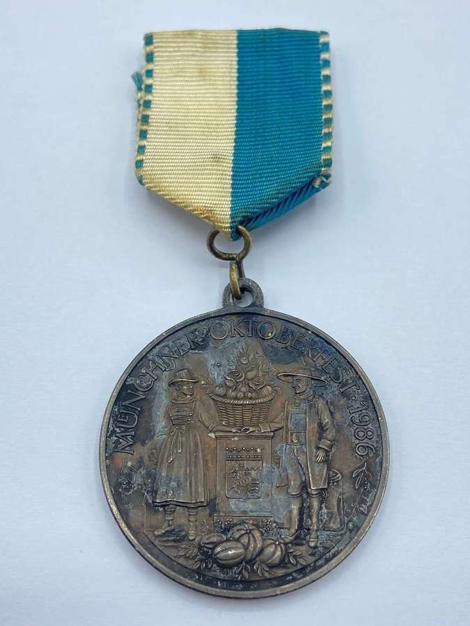 Rare Vintage German 1986 Munich Oktoberfest Medal & Ribbon