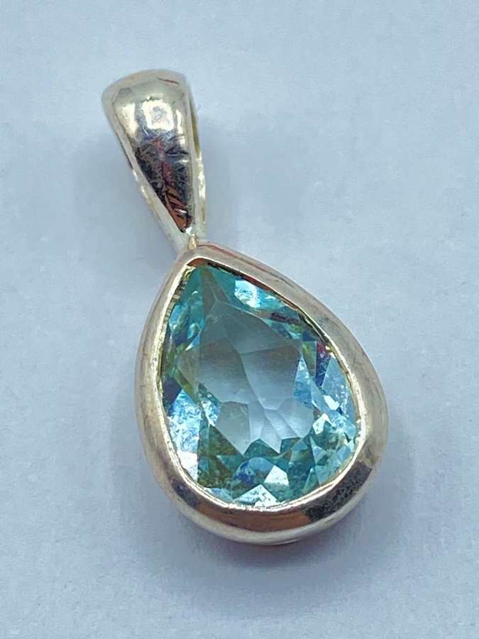 Vintage Sterling Silver & Faceted Apatite Gemstone Necklace Pendant