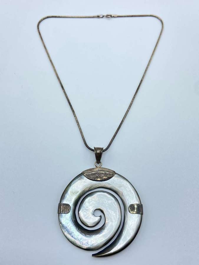 Vintage Sterling Silver Mounted Mother Of Pearl Swirl Necklace