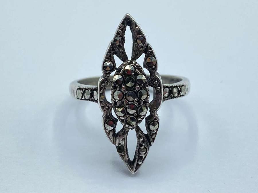 Beautiful Antique 1920s Art Deco Sterling Silver & Marcasite Ring