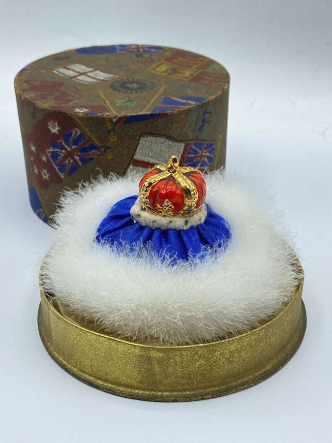 Vintage Coronation of King George VI and Queen Elizabeth Puff & Box