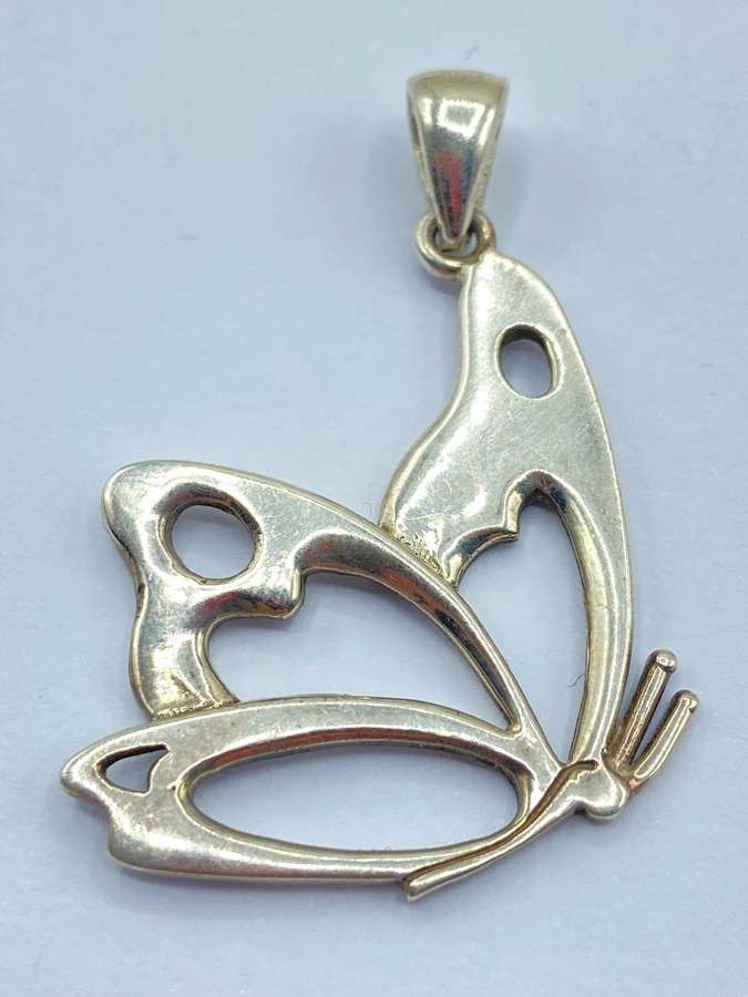 Beautiful Vintage Sterling Silver Butterfly Necklace Pendant