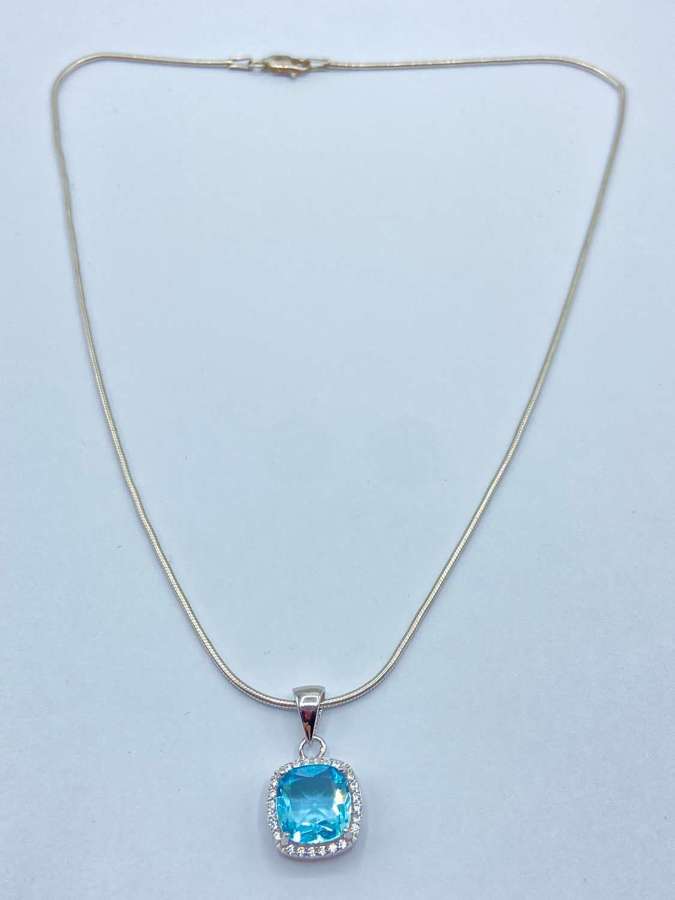 Beautiful Vintage Sterling Silver Blue & White Topaz Necklace