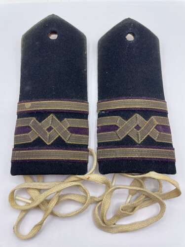 Pair Of WW2 British Merchant Navy Chief Engineer Shoulder Boards With Laces
