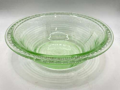 Beautiful Vintage 1940s Pressed Green Glass Decorative Fruit Bowl
